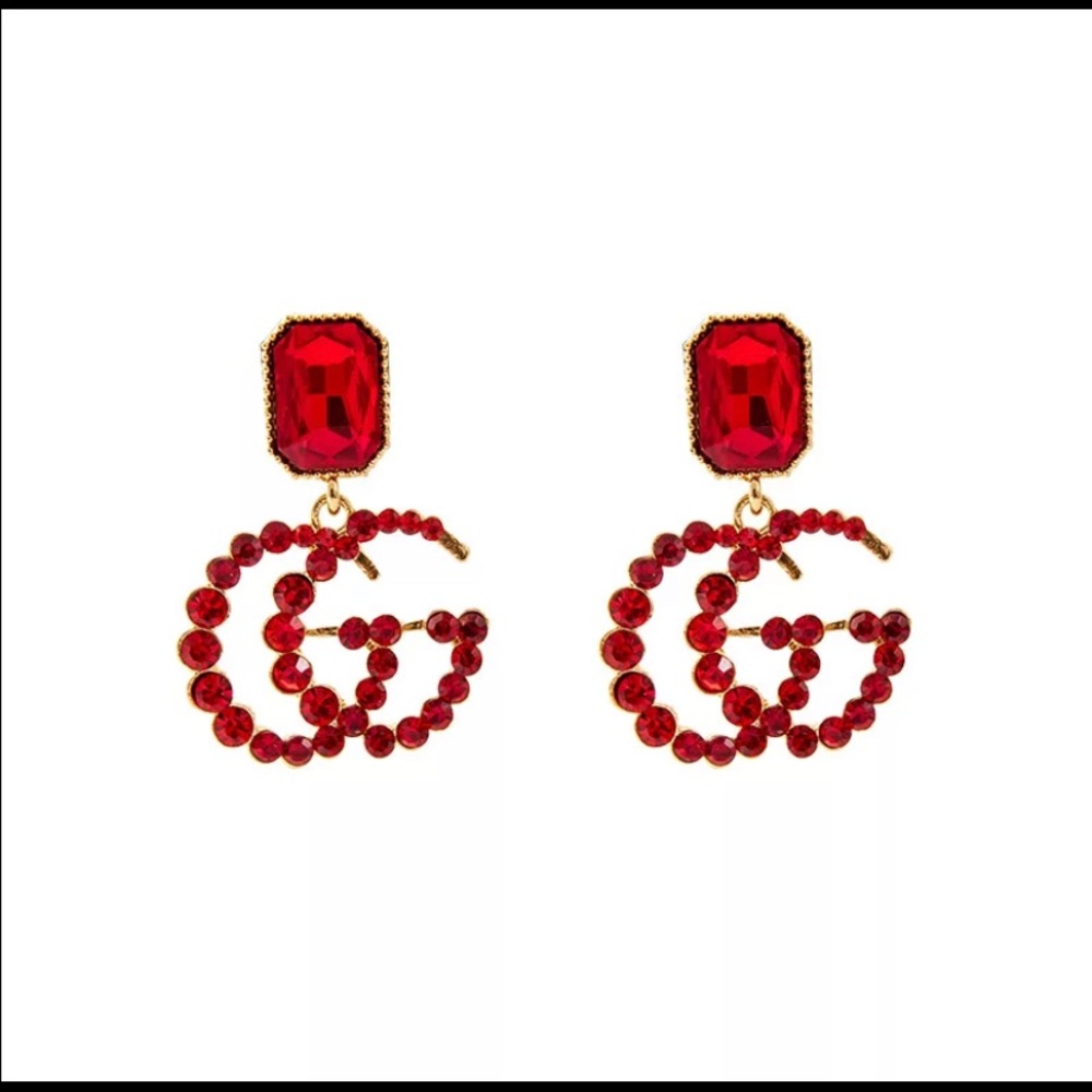 Women’s fashion earrings